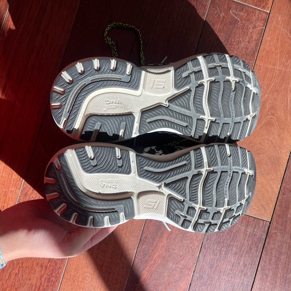 Brooks Ghost 15 - size 9 women’s running shoes - Picture 3 of 3